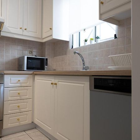 Spacious Apartment Close To The Sea And The City Center Aten Exteriör bild
